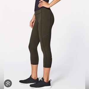 Lululemon Speed Up Crop (21”), size 6, Dark Olive